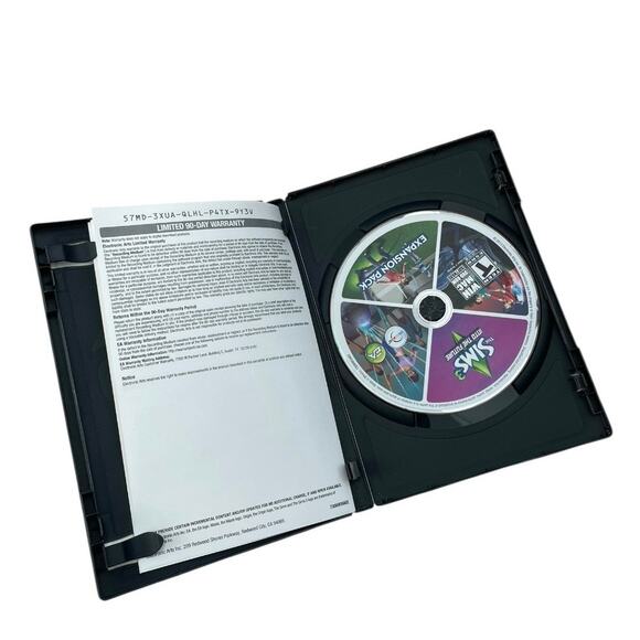 The Sims 3 Video Game 4 Disc Bundle - Picture 3 of 5